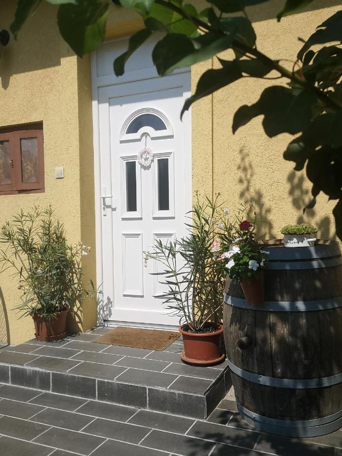 Appartamento Milio Apartman Badacsony Badacsonytördemic Esterno foto